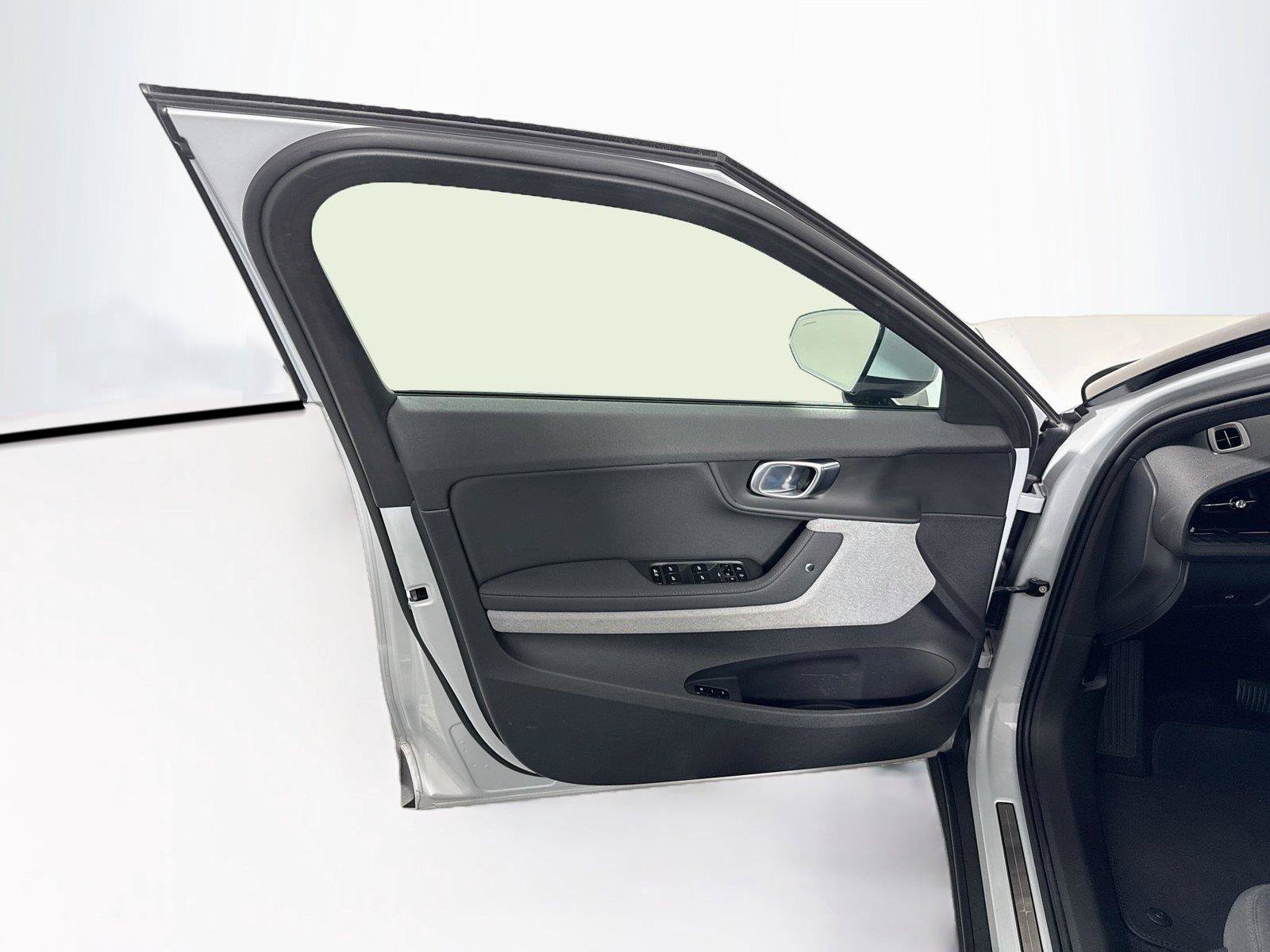 Used 2023 Polestar Polestar 2 w/ Pilot Pack AWD/4WD image 8