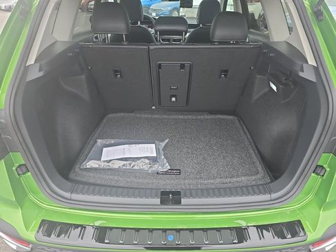 New 2025 Volkswagen Taos SEL image 15