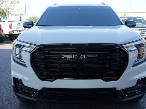 Used 2023 GMC Terrain SLT w/ Elevation Edition FWD image 8