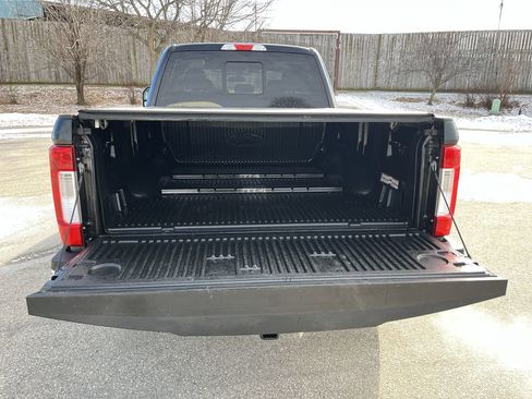 Used 2017 Ford F250 Lariat w/ Chrome Package image 30