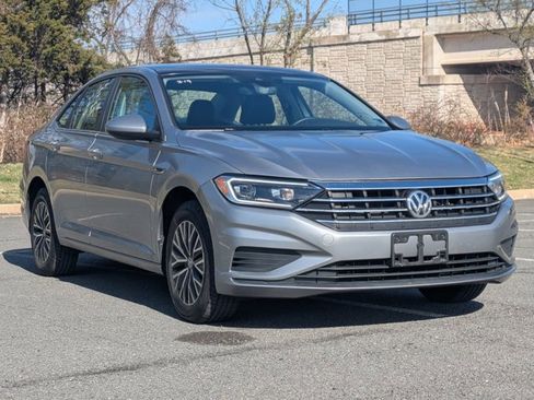 Used 2019 Volkswagen Jetta SEL image 3