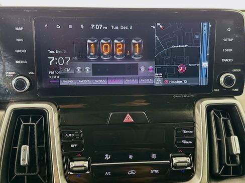 Used 2023 Kia Sorento S image 17