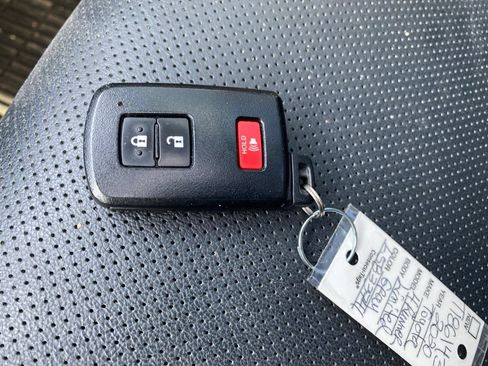 Used 2020 Toyota 4Runner Limited AWD/4WD image 16