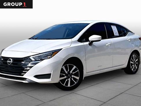 Used 2025 Nissan Versa SV w/ Trunk Package FWD image 1