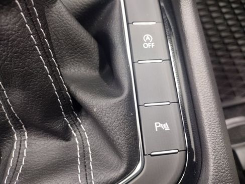 New 2025 Volkswagen Taos SE image 30