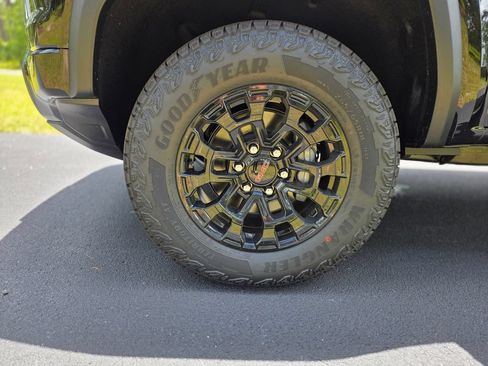 New 2026 GMC Canyon Elevation w/ Convenience Package RWD image 9