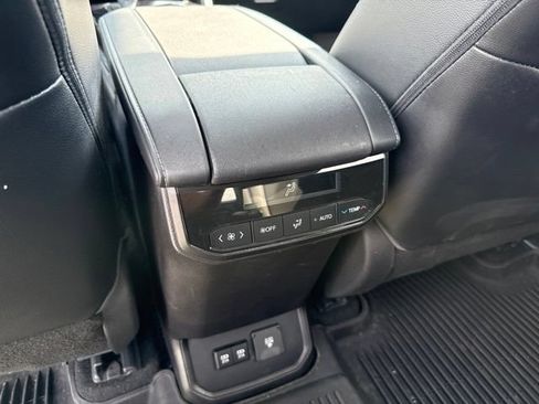 Used 2021 Toyota Highlander Limited w/ Protection Package #3 (TMS) AWD/4WD image 18