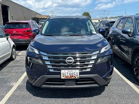 Used 2026 Nissan Rogue SV AWD/4WD image 2