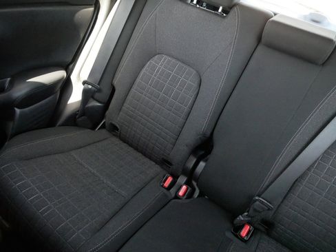 Certified 2023 Honda HR-V LX image 12