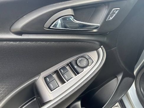 Used 2025 Chevrolet Malibu LT FWD image 17