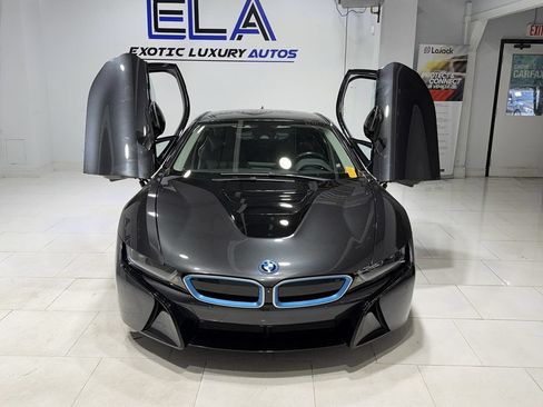 Used 2019 BMW i8 Coupe AWD/4WD image 2