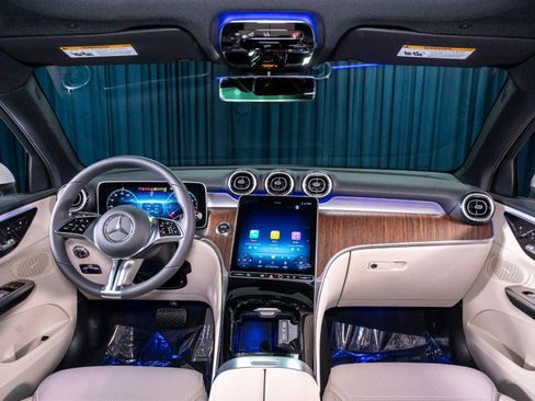 Used 2026 Mercedes-Benz GLC 300 image 13