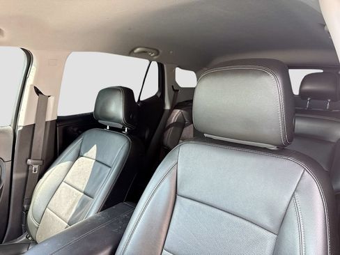 Used 2022 GMC Terrain SLT w/ LPO, 'HIT The Road' Package FWD image 12
