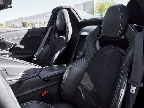 Used 2024 Chevrolet Corvette Stingray Premium Conv w/ Z51 Performance Package image 44