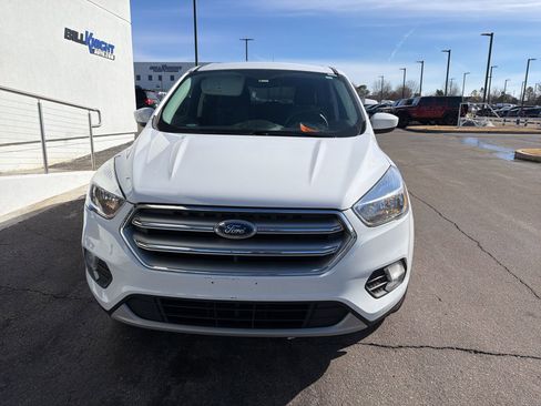 Used 2017 Ford Escape SE image 3