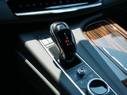 Certified 2023 Cadillac Escalade ESV Premium Luxury w/ Performance Package AWD/4WD image 22