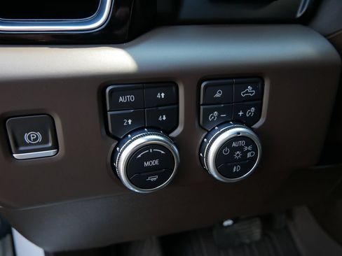 Certified 2022 GMC Sierra 1500 Denali w/ Denali Reserve Package AWD/4WD image 22