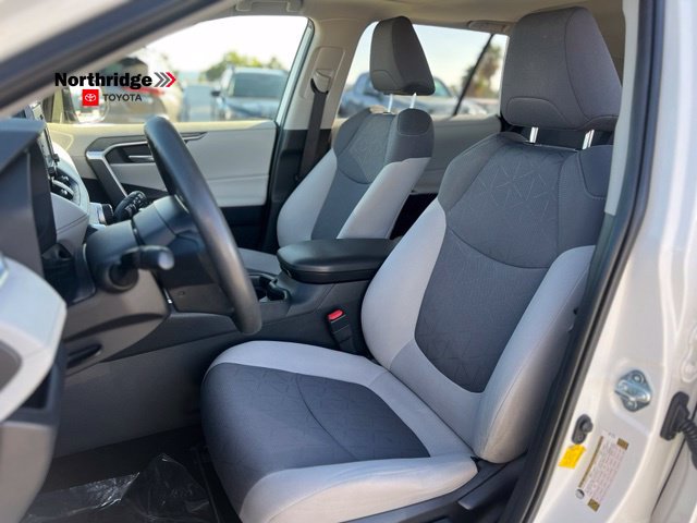 Used 2019 Toyota RAV4 XLE w/ Carpet Mat Package FWD image 15