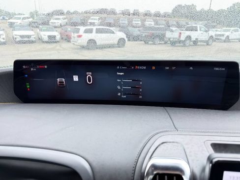 Used 2025 Ford Expedition Tremor AWD/4WD image 39