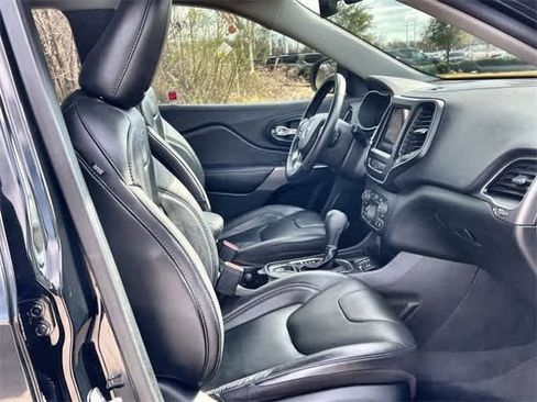 Used 2021 Jeep Cherokee Latitude Lux w/ Comfort/Convenience Group image 12