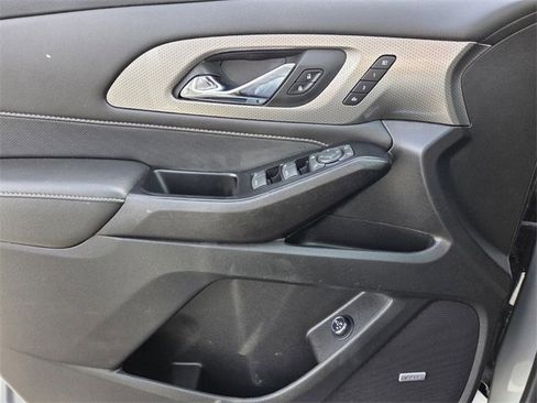 Used 2023 Chevrolet Traverse Premier image 31