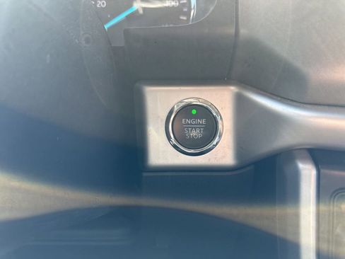 Used 2022 Ford Expedition XLT image 24