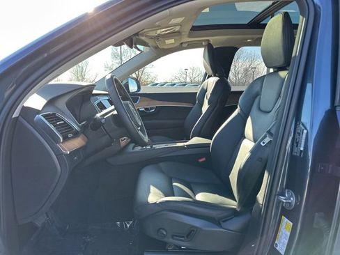 Certified 2025 Volvo XC90 B6 Plus image 19