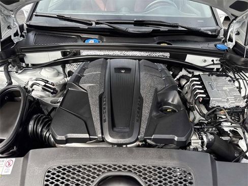 Used 2023 Porsche Macan S image 36