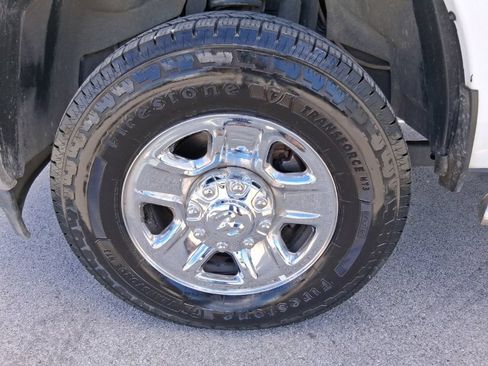 Used 2024 RAM 2500 Tradesman w/ Chrome Appearance Group AWD/4WD image 12