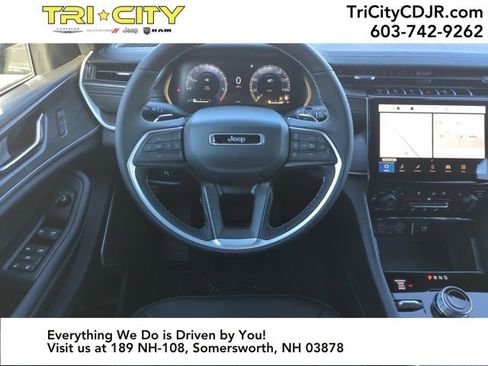 New 2025 Jeep Grand Cherokee Limited image 13