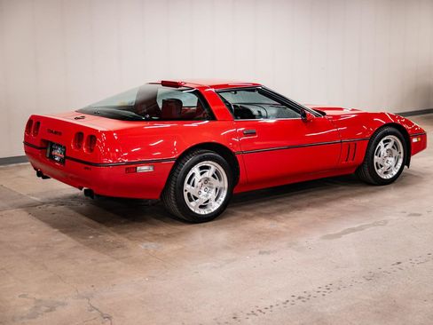Used 1990 Chevrolet Corvette ZR-1 RWD image 6