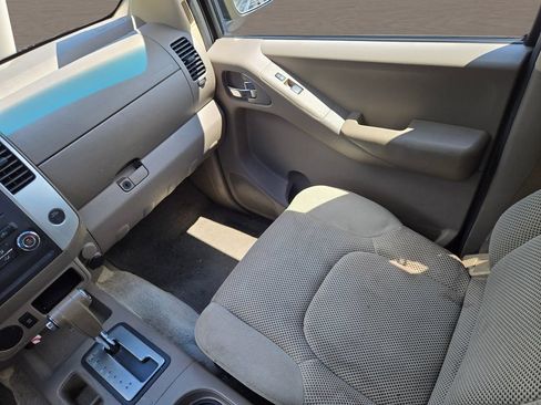 Used 2011 Nissan Frontier SV RWD image 14