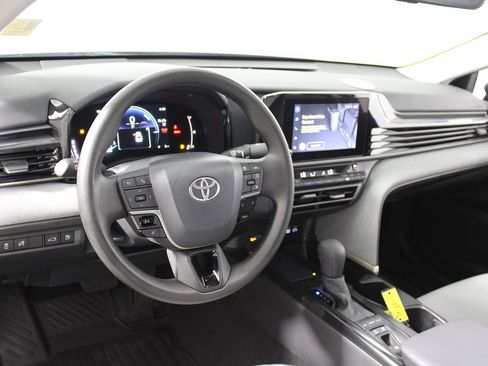 Used 2025 Toyota Camry LE w/ Convenience Package FWD image 28
