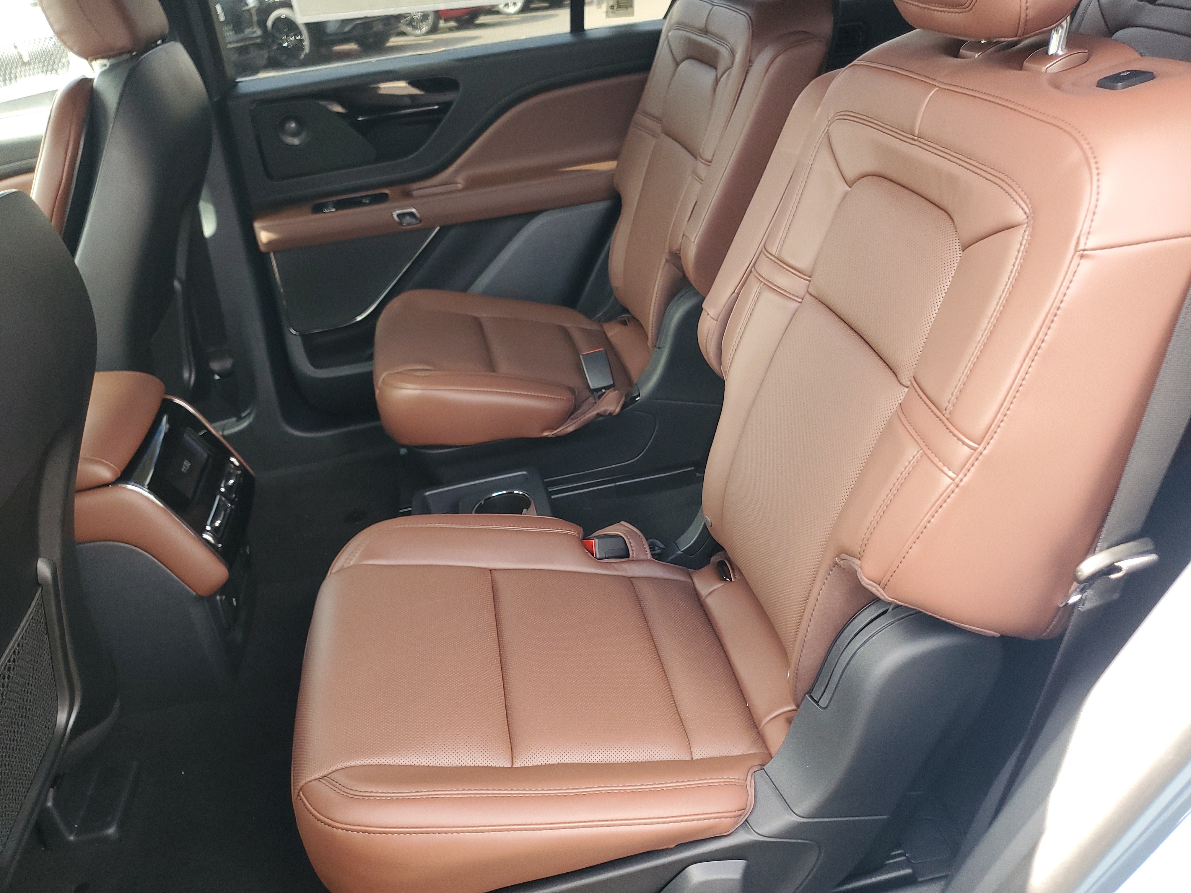 New 2026 Lincoln Aviator Reserve w/ Jet Appearance Package AWD/4WD image 27
