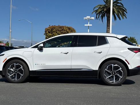 Used 2025 Chevrolet Equinox EV LT w/ Convenience Package image 8