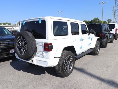Used 2023 Jeep Wrangler Unlimited Sahara image 8