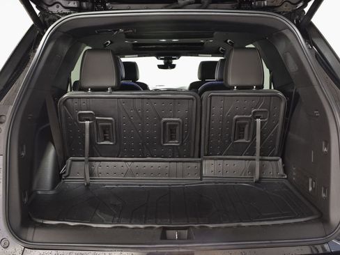 Used 2023 Chevrolet Traverse Premier w/ Redline Edition image 29