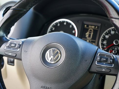 Used 2014 Volkswagen Tiguan SEL image 16