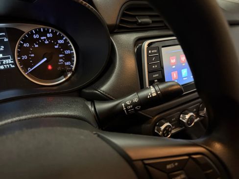 Used 2022 Nissan Versa S FWD image 24