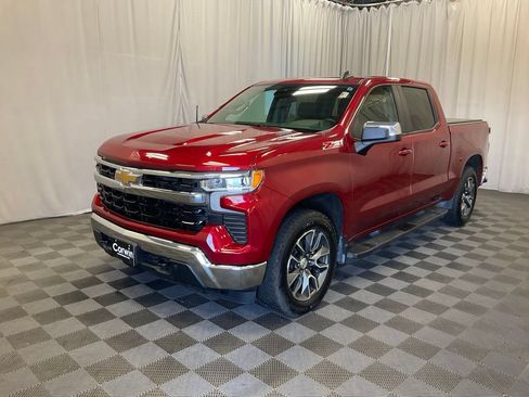 Used 2023 Chevrolet Silverado 1500 LT AWD/4WD image 4