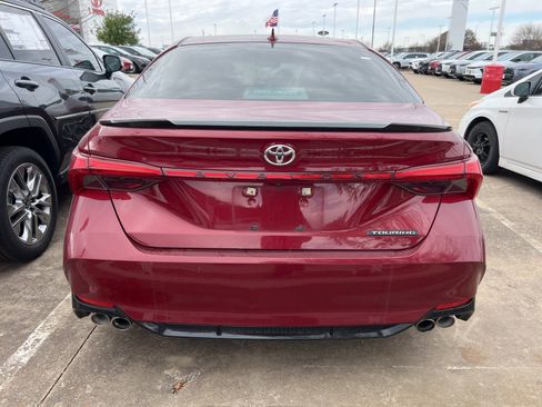 Used 2019 Toyota Avalon Touring image 10