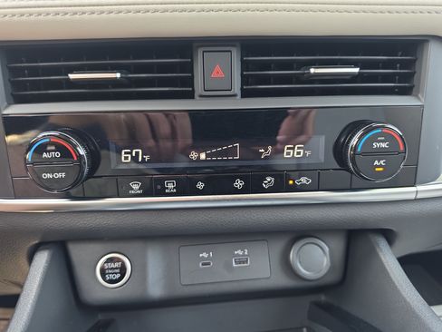 Used 2023 Nissan Rogue SV AWD/4WD image 28