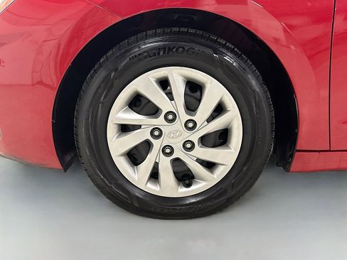 Used 2020 Hyundai Elantra SE image 34