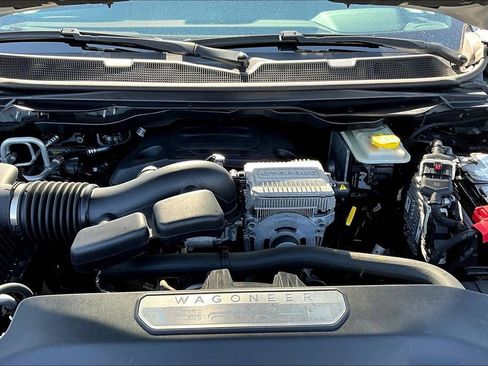 Used 2022 Jeep Wagoneer Series II AWD/4WD image 31