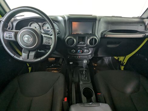 Used 2016 Jeep Wrangler Unlimited Sport w/ Connectivity Group AWD/4WD image 12