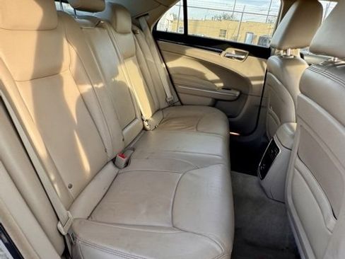 Used 2013 Chrysler 300 image 14