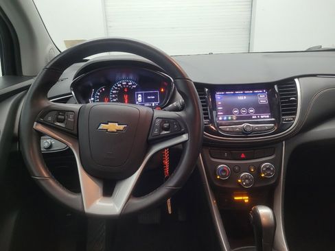 Used 2020 Chevrolet Trax LT w/ LT Convenience Package FWD image 22