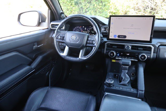 Used 2025 Toyota 4Runner Limited AWD/4WD image 26