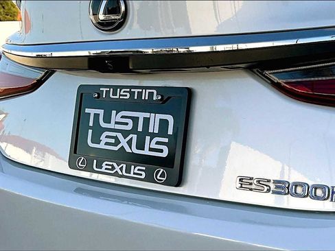 Used 2019 Lexus ES 300h image 9