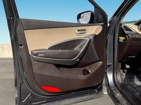 Used 2018 Hyundai Santa Fe Sport FWD image 19